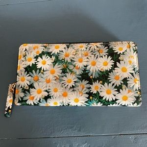 Kate Spade Daisy wallet